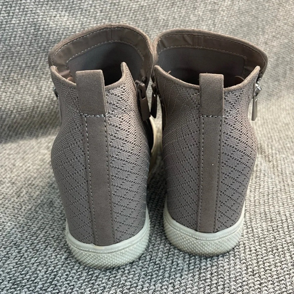 Torrid Beige Wedges with Stylish Comfort - Picture 8 of 16